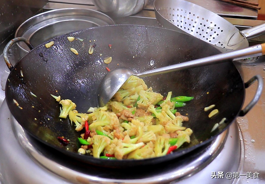 图片[7]-【干锅花菜】做法步骤图 厨师长教你详细做法 香辣脆口-起舞食谱网