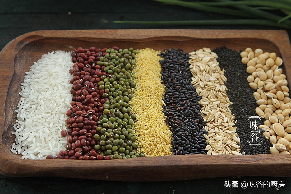 粗粮粥做法（用这8种粗粮熬粥营养全面滋补暖身胜补药）