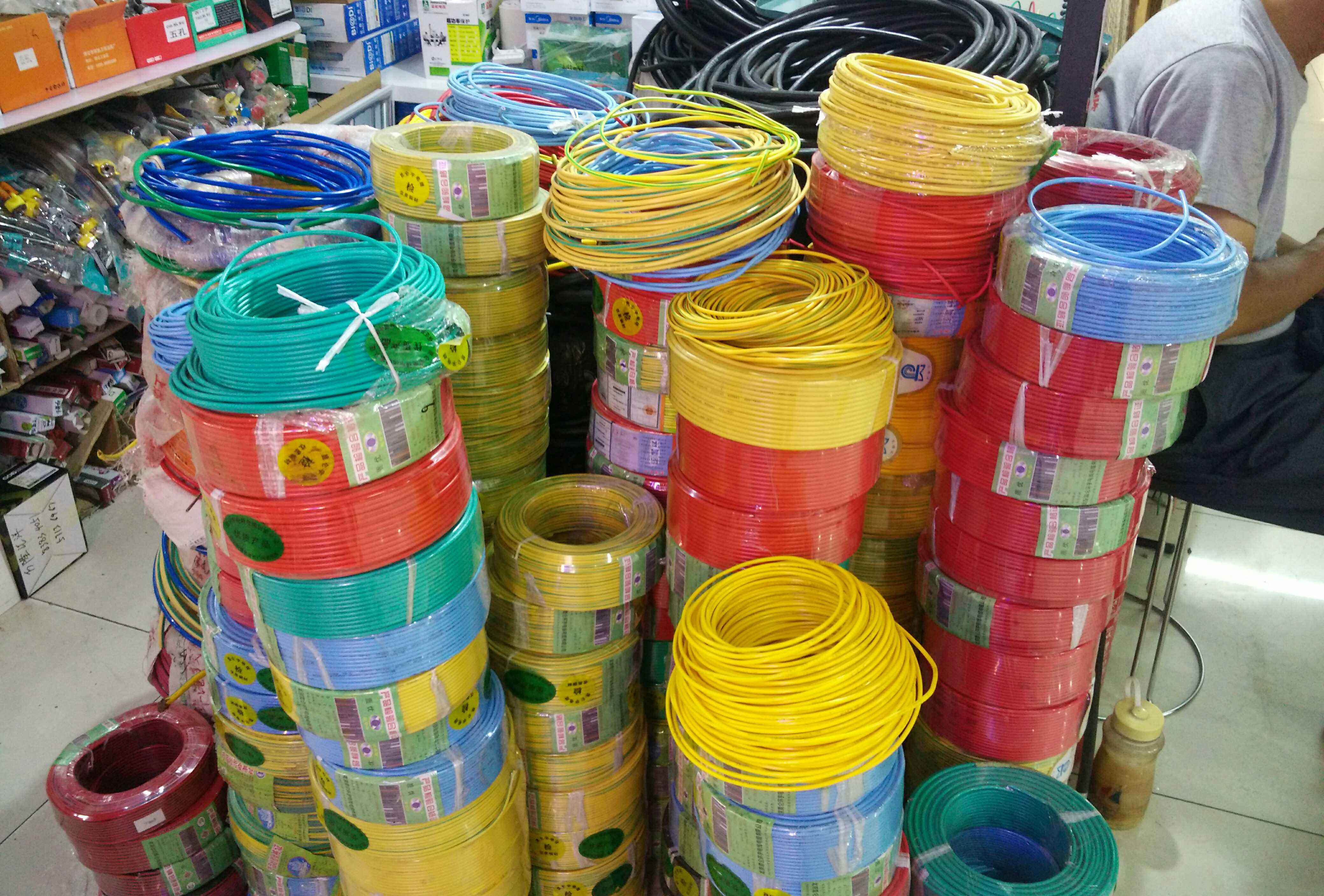 装修时，电线用硬线还是软线？单芯还是多芯？两种线有什么区别？