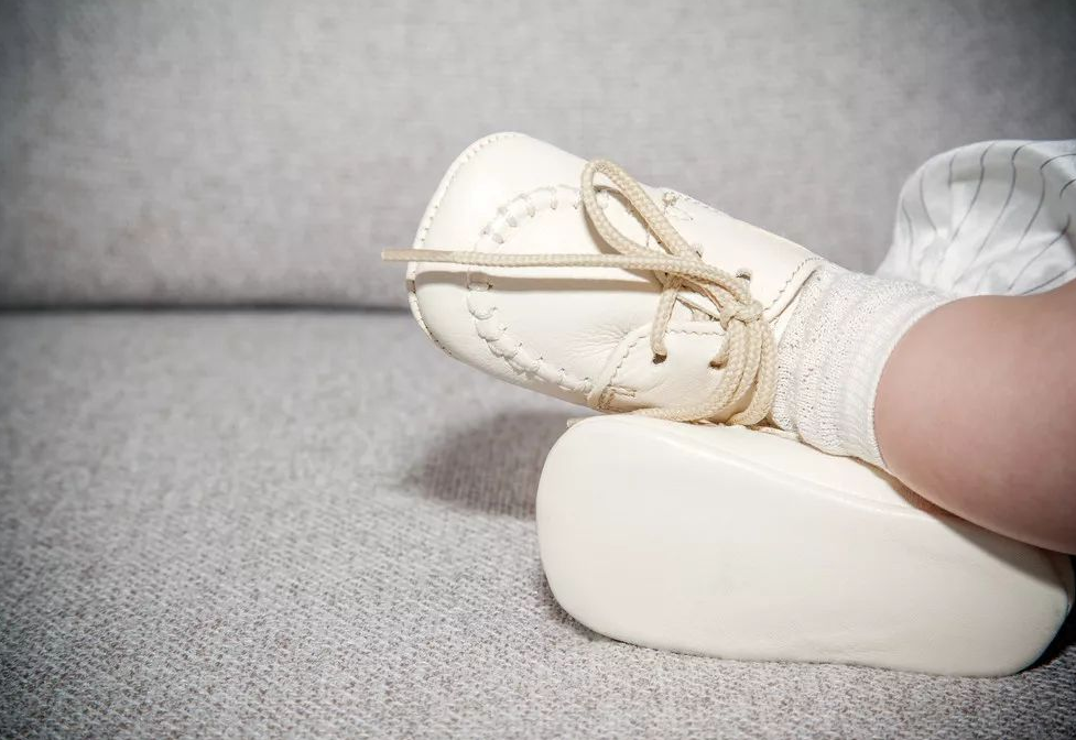央视曝光：这种棉拖鞋对孩子身体有害，家长却被蒙在鼓里