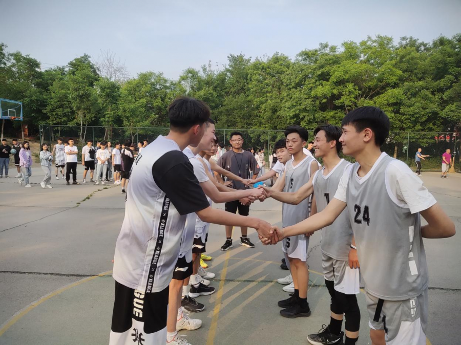 山东交通学院继续教育学院邮系在线第三届北邮杯篮球比赛