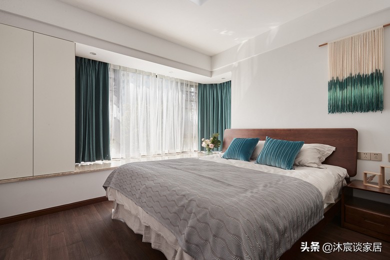 越来越多人喜欢横厅，看完她家，发现不是一般的大气，简约又高级