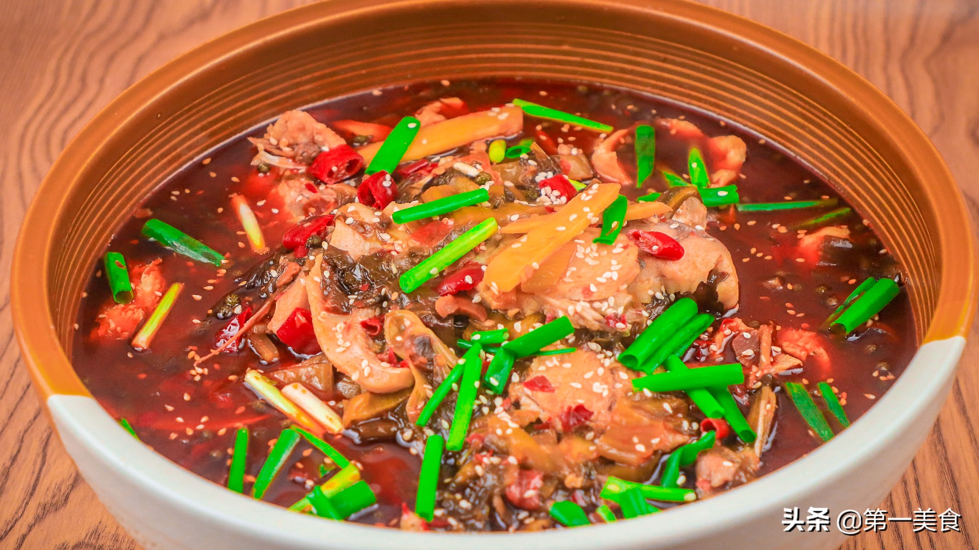 香辣鱼火锅的做法(店内同款火锅鱼的烹饪技巧)