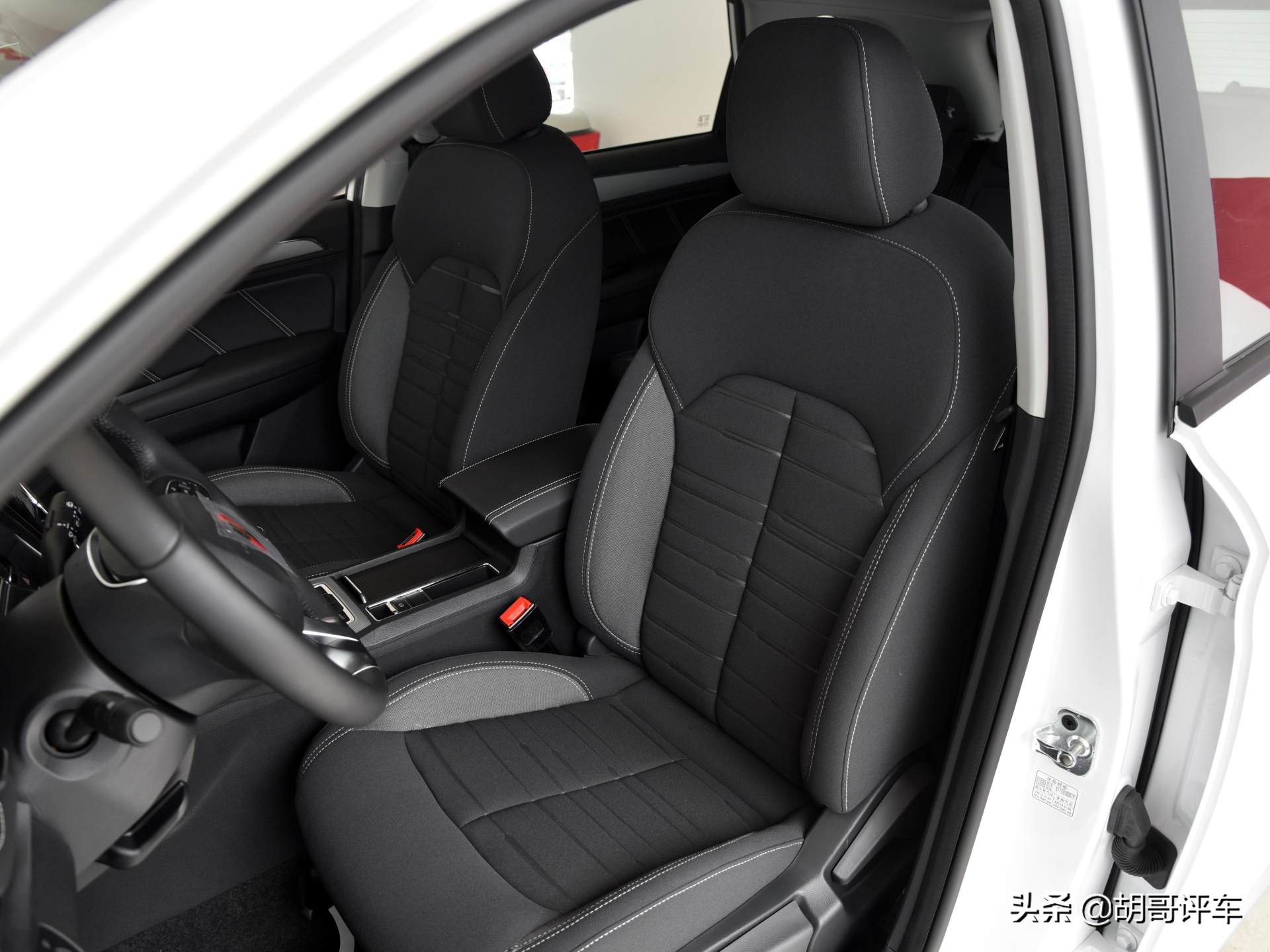 老牌实用SUV，省心实用派，实拍荣威RX5