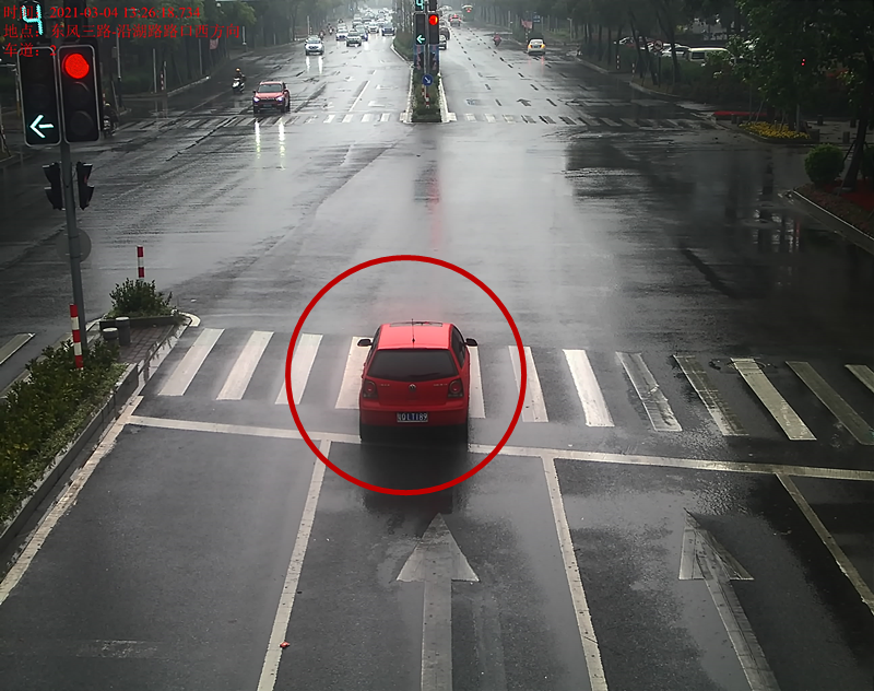 交通违法曝光！