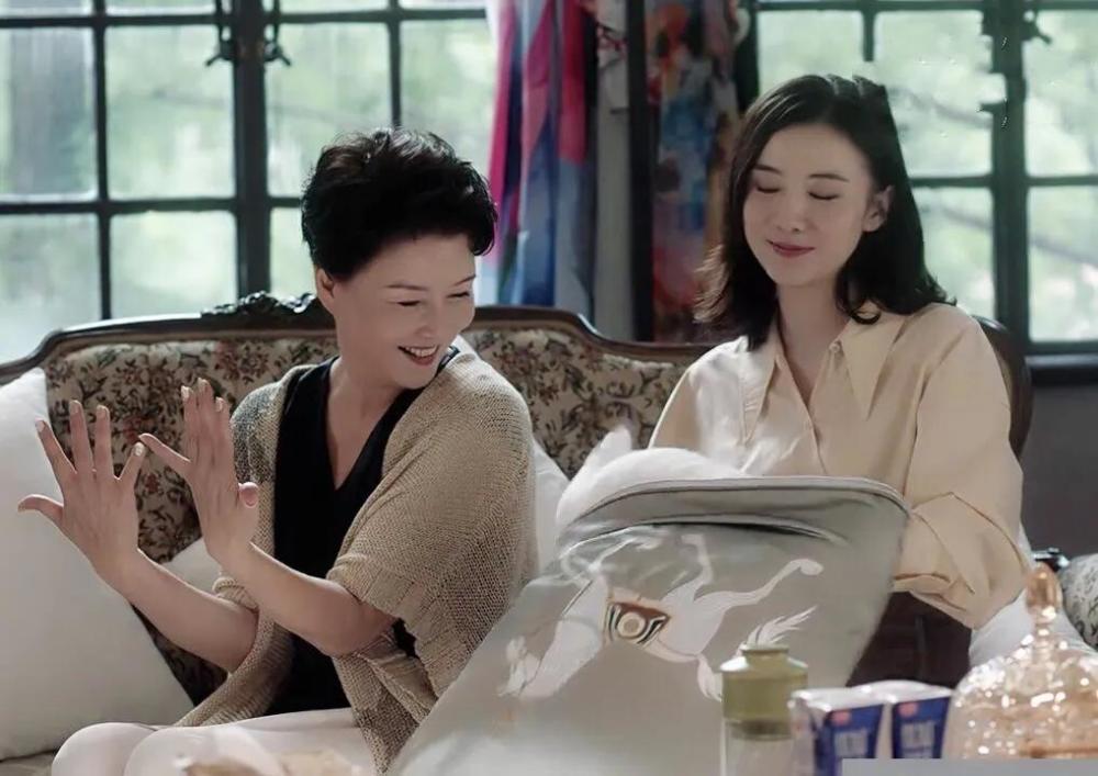 初看《小舍得》,你会一开始对老小三蔡菊英,充满厌