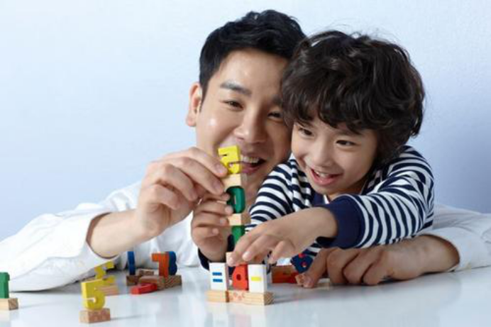 ​6岁孩子写的升级版《咏鹅》走红，看过内容后，老师：自愧不如