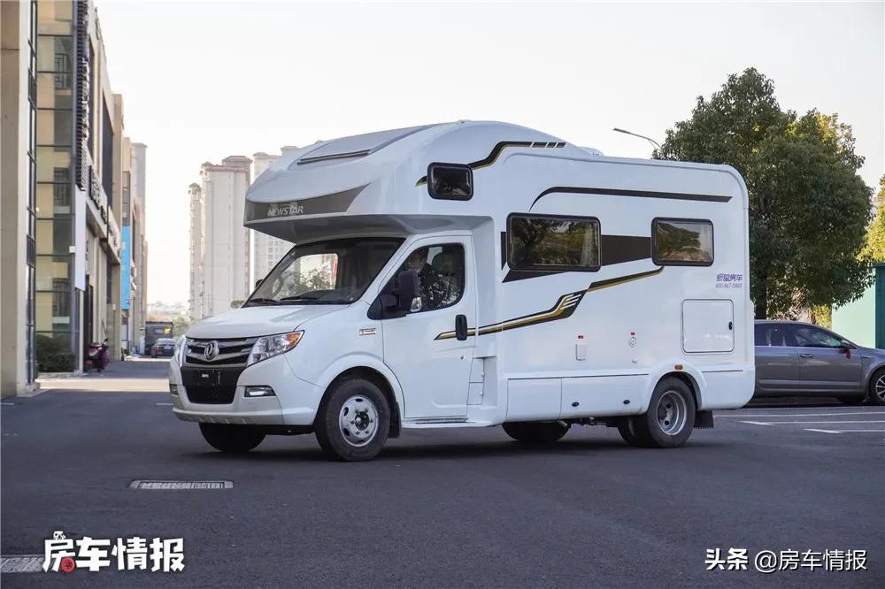 20多萬的東風房車,配3.0t自動擋,水電高配4口人用挺寬敞