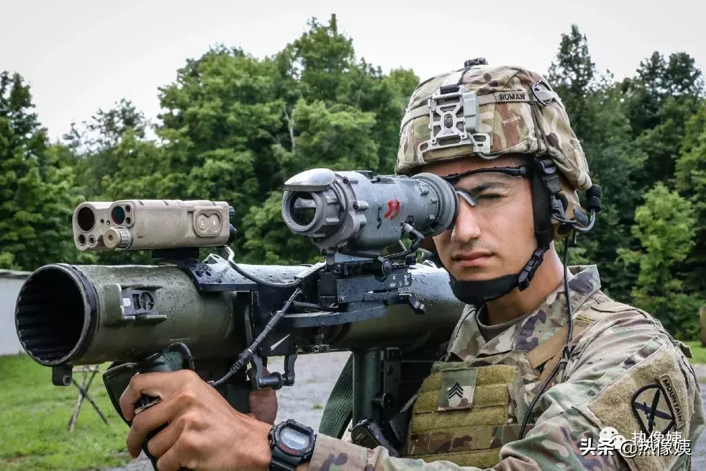 中国打猎300元土发明秒杀?美军20万元雷神热成像瞄准镜