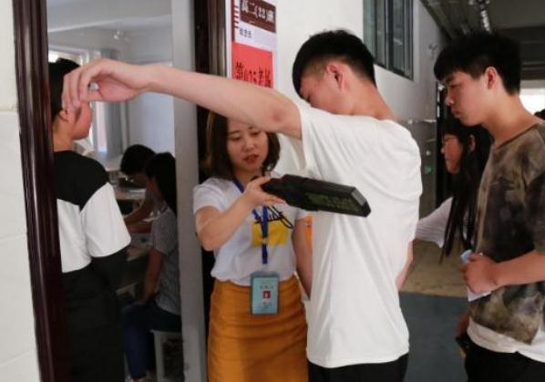 平时测验600分的学生，高考实战只有200多分，伪学霸“现出原形”