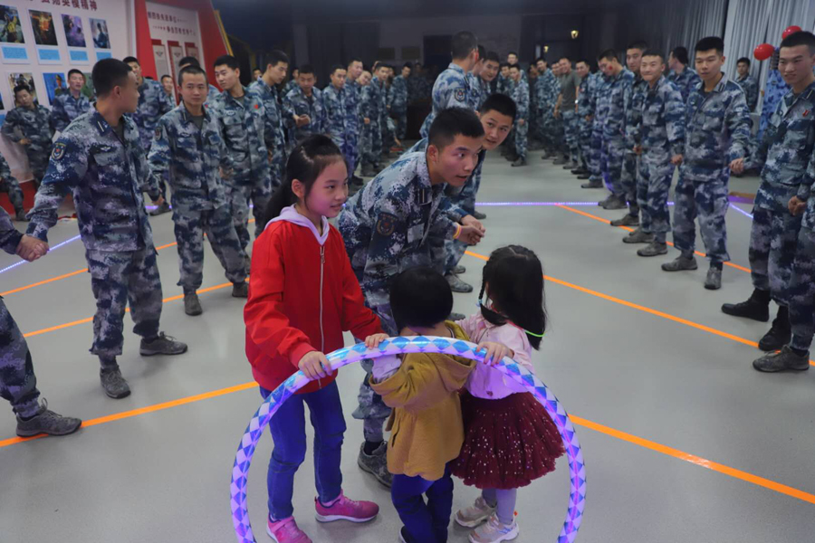 献礼华诞 | 解放军及武警部队“双节”晚会大联欢