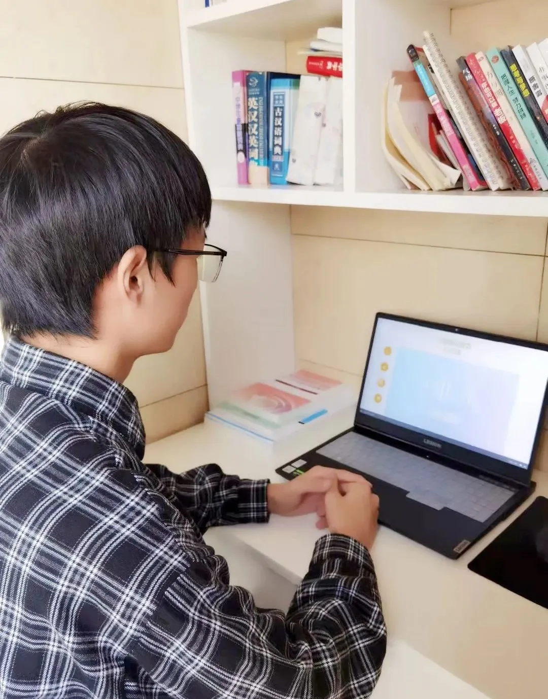 老师化身“主播”？快看过来，新学期网课开始啦