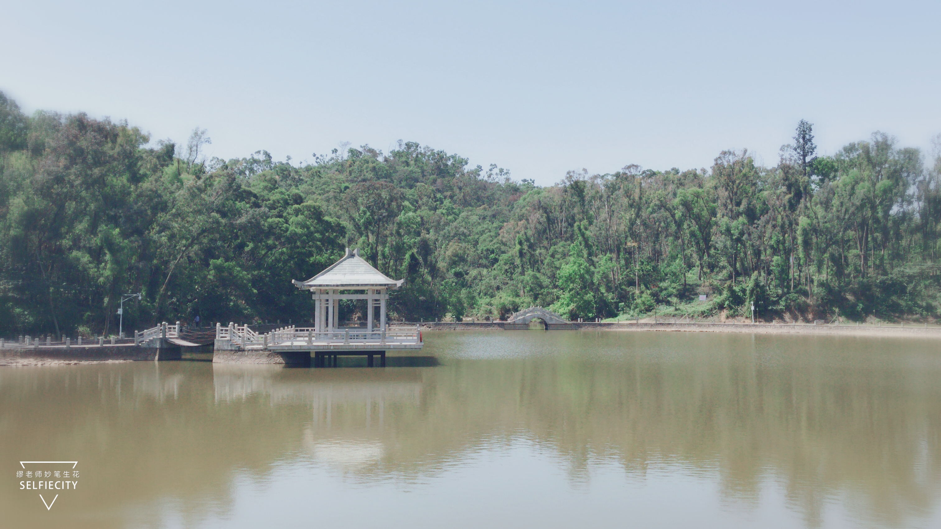深圳大学VS暨南大学，六个维度横向对比，分数低一定没优势？