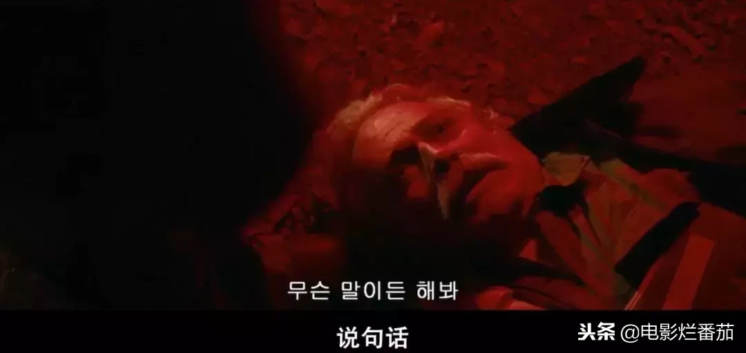 这个自带bgm的男人回归,让人看得一身鸡皮疙瘩!