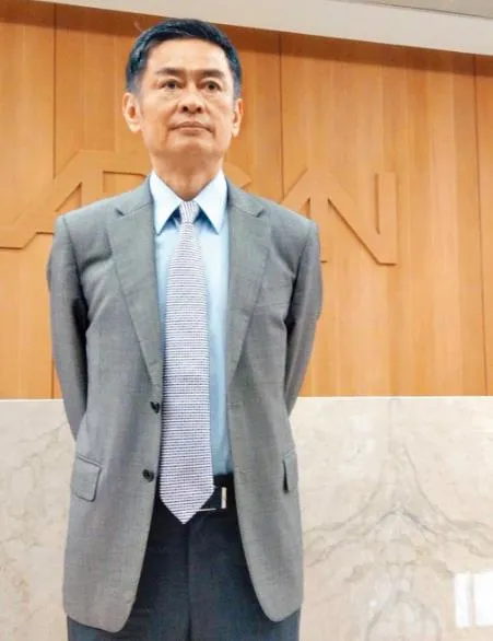 魔手伸进苹果供应链,6万贷款起步,余姚人王文鉴锻造光电之星