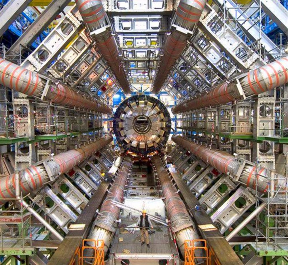 百岁杨振宁反对超大型对撞机,认为要花200亿美元,为啥这么贵?