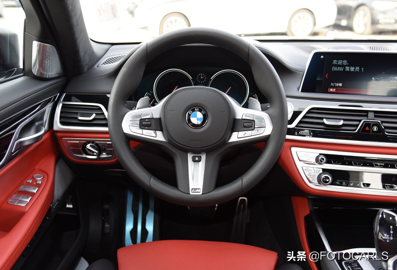 宝马7系最帅的版本，740Li xDrive黑焰版实拍，这霸气需要127.8万