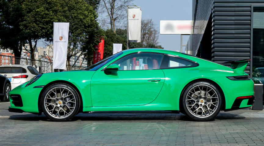 150万+的预算，你会选择保时捷911吗，还是帕美亦或者M5？