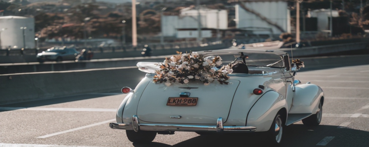 一般纳税人公司买车怎么做账？以谁的名义买车更合适？