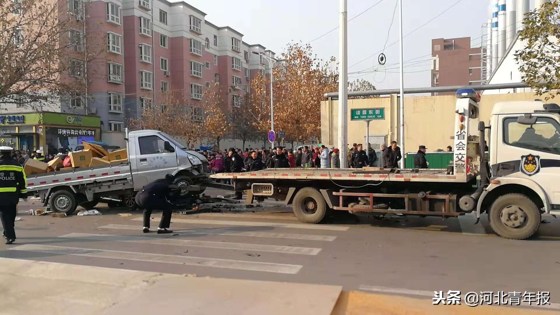 奥迪车在石家庄街头肇事致2死5伤，警方初步认定司机当时癫痫发作