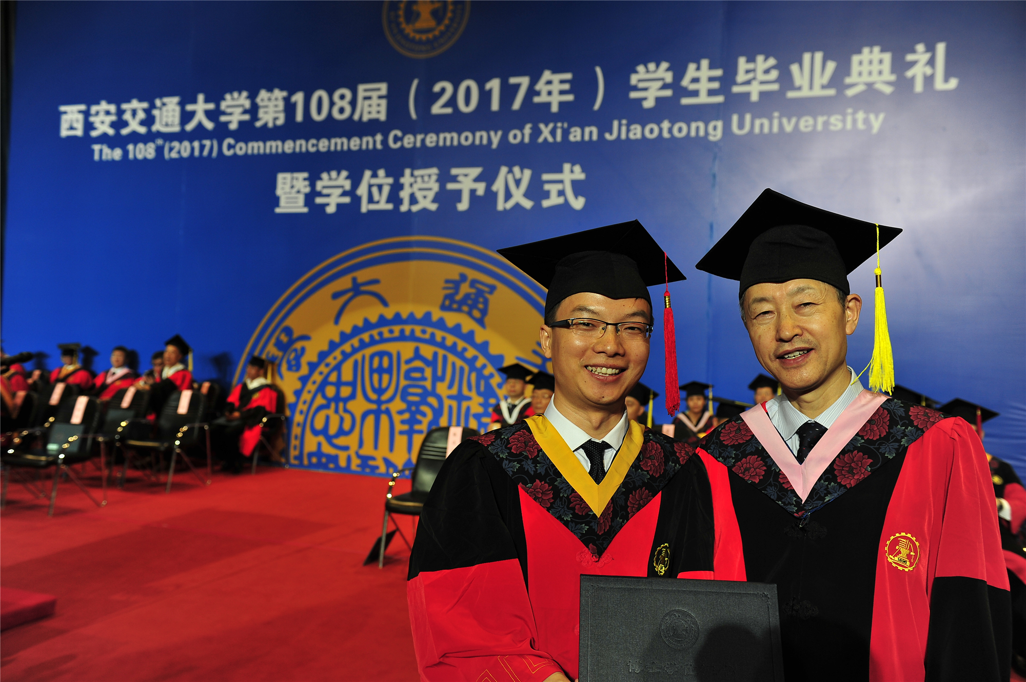 他用6年时间，让西安交大重现辉煌，功成身退时，上千人含泪送行