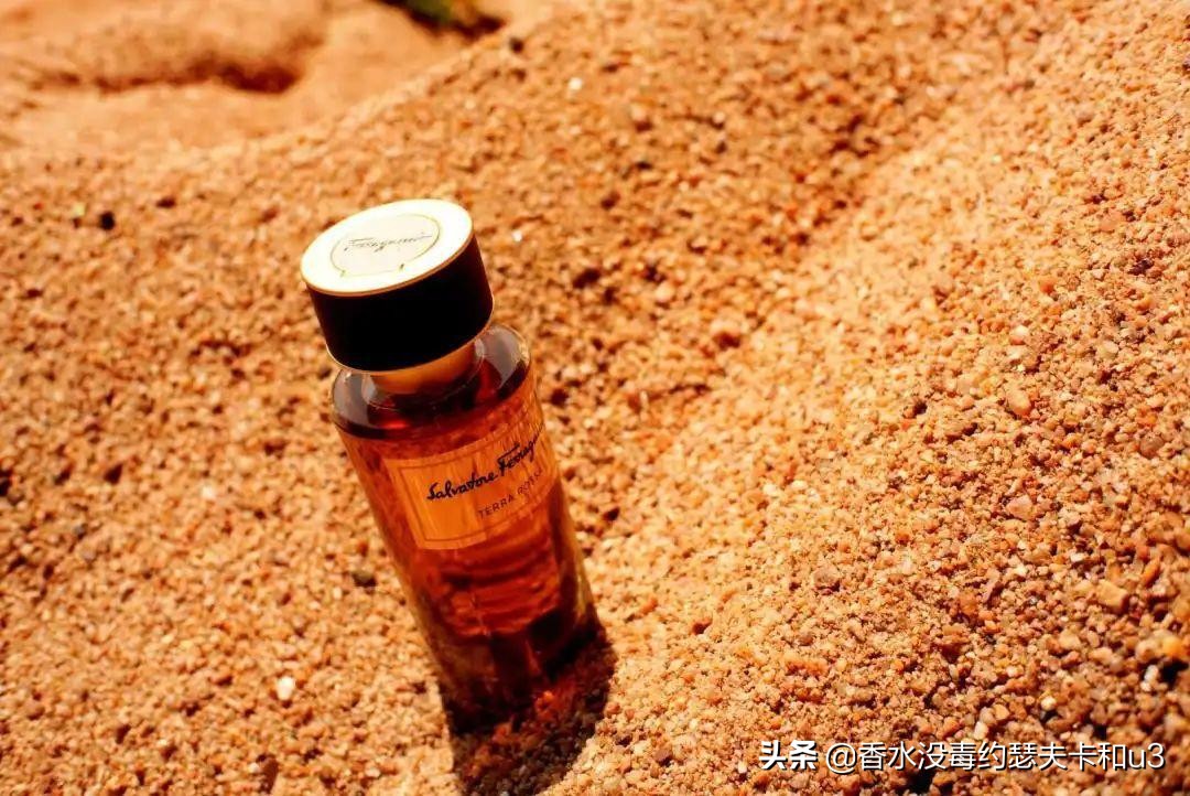 菲拉格慕除了衣服鞋子包，香水也值得夸一夸