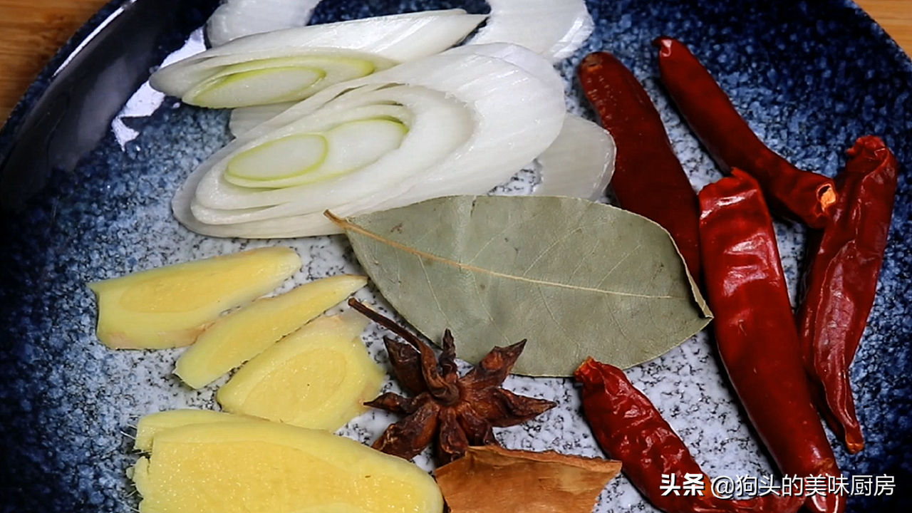 猪蹄想要好吃，不要乱加大料了，手把手教你做，吃一次忘不了