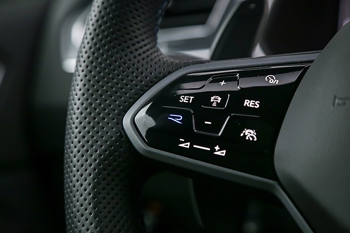 不玩电，320匹的SUV有多带劲？试驾大众Tiguan R