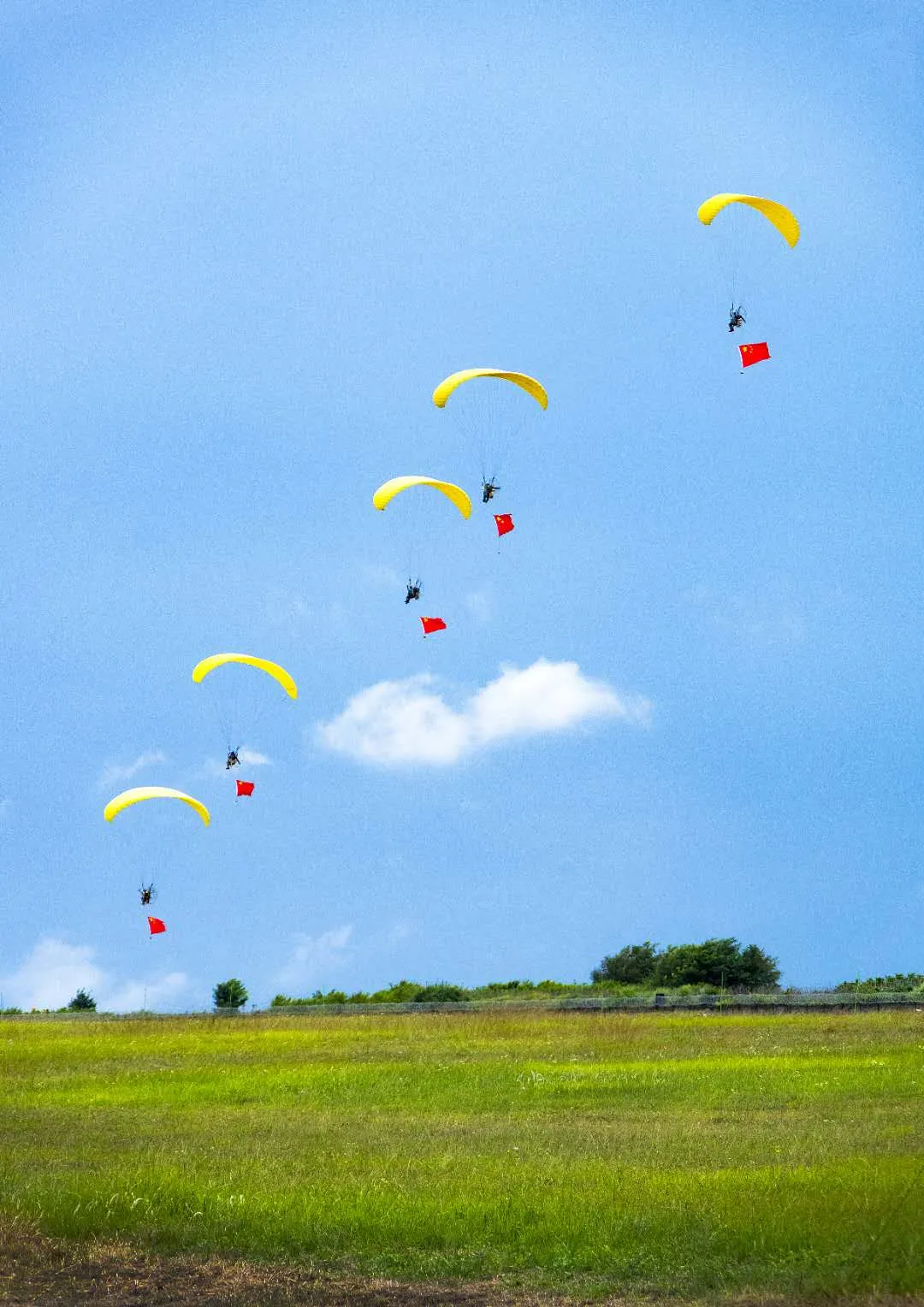 滑翔伞初体验｜等风来，御风而行，最极致的放松和自由，你敢来吗