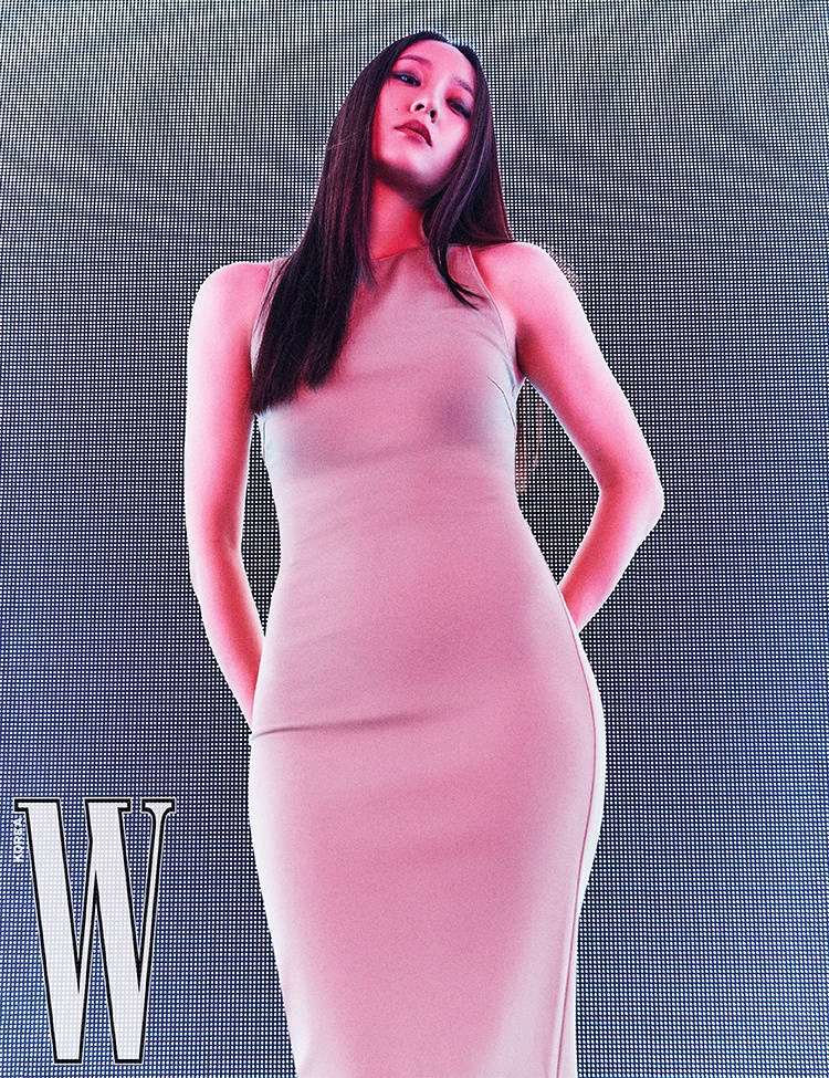 鄭秀晶參加提高乳腺癌認識活動，酷欲清涼妖精透視裝瘦回f(x)