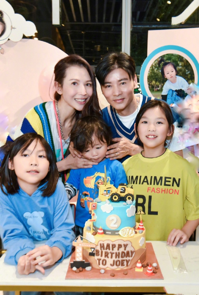 蔡少芬张晋庆儿子满两岁，众星前来道贺，网友喊话和陈豪对亲家