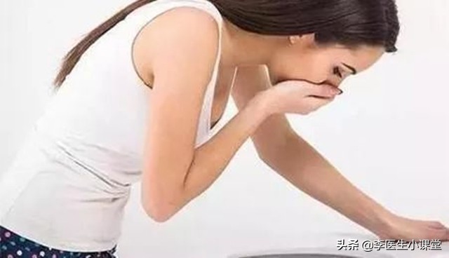 烧心反酸，反流性食管炎该怎么办？医生：这三类药物，效果极佳
