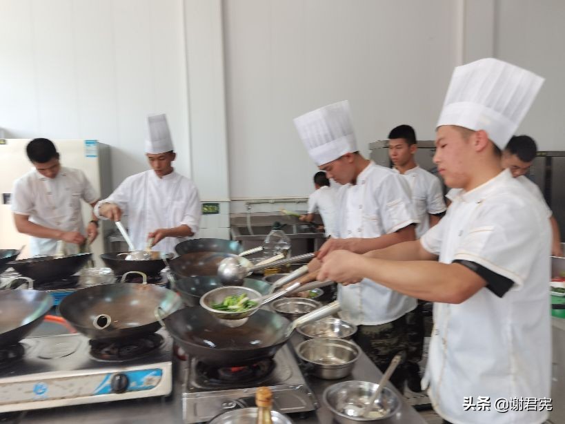 夏练三伏，传承中式烹调技术我们在路上