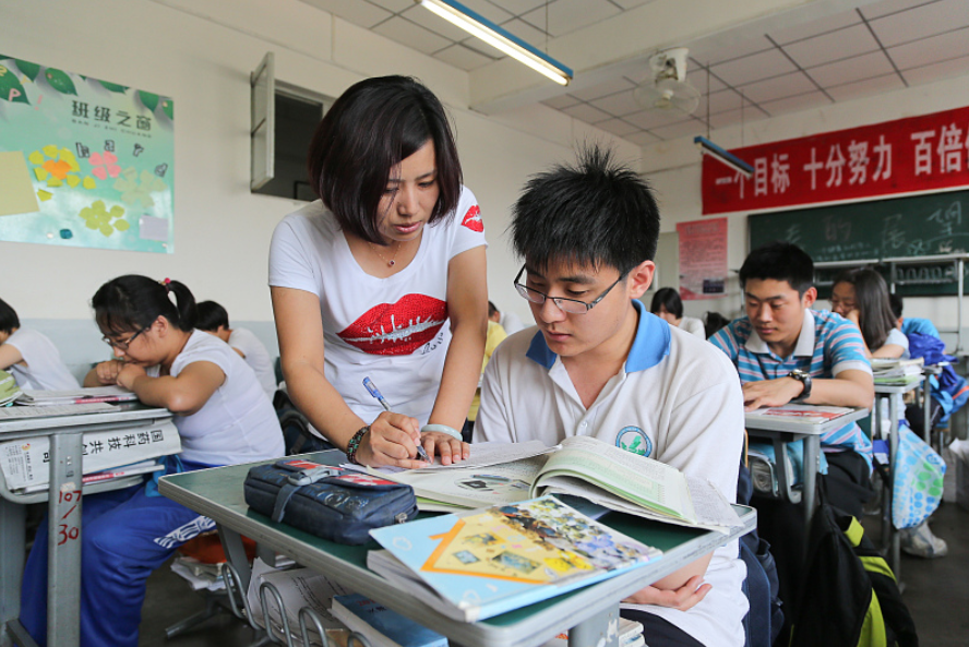 高中不允许复读已成定局？高考失利考生该何去何从，官方给出回应