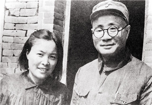 49年新中国成立后，十大元帅夫人担任什么职务，1955年有几人授衔