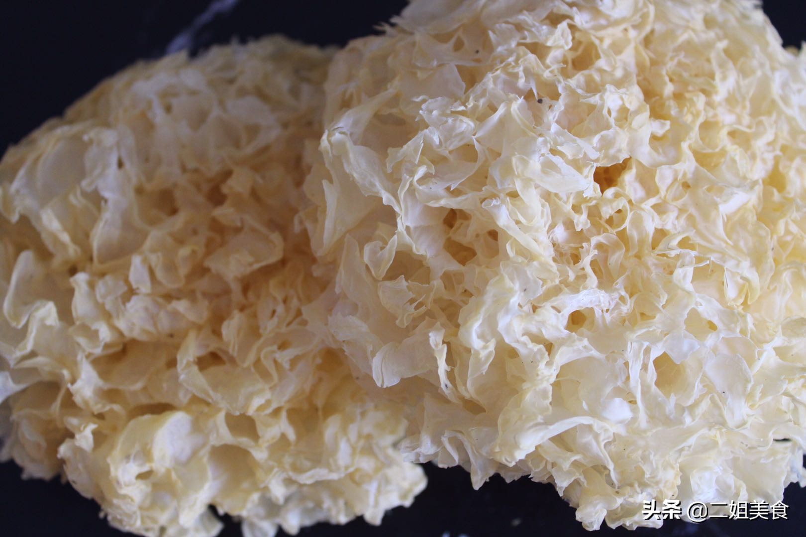硫磺熏过的银耳怎么分辨?摊主:教您一招,别再买错了