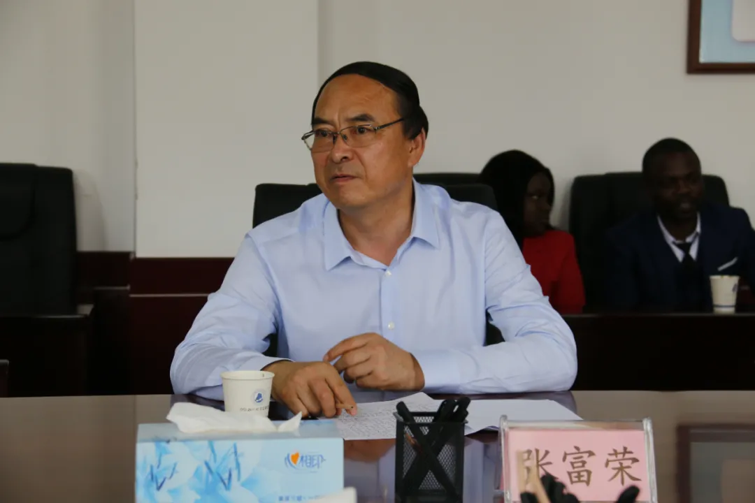 白银矿冶学院举行教育部、有色行业教育汇报会暨留学生毕业典礼