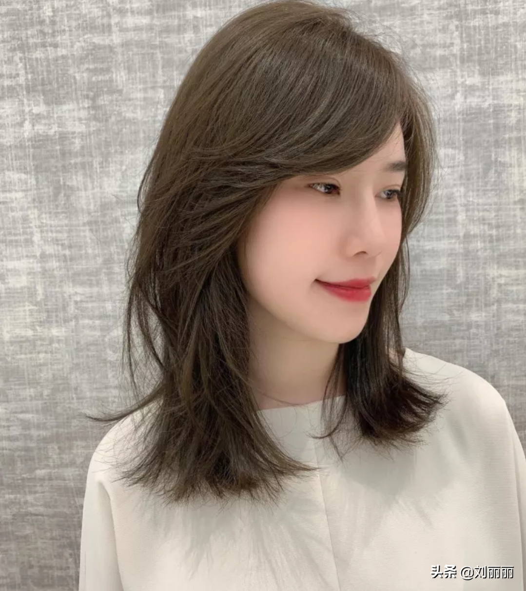 "锁骨发"发型19款,一看就很喜欢,瘦脸时尚不夸张