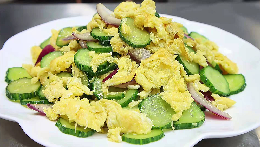 教你黄瓜炒鸡蛋的正确做法，黄瓜清脆入味不发黑，鸡蛋没有腥味