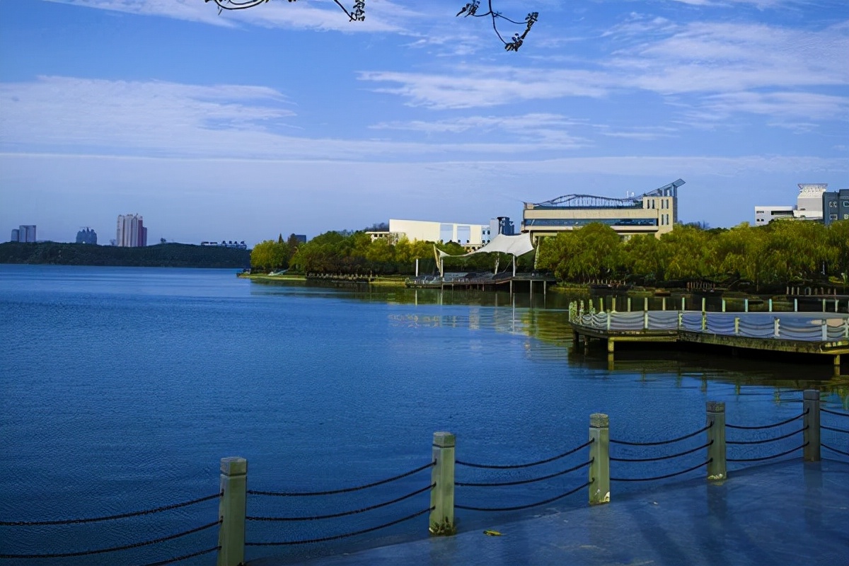 湖南一高校申请更名，或将升级为“重量级”大学，当地学生有福了