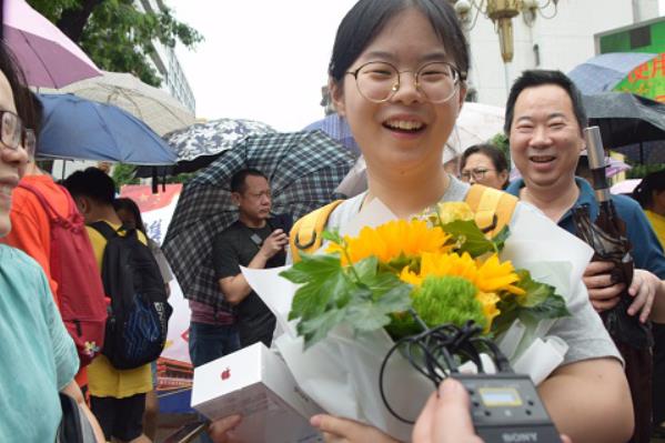 755字高考作文，被阅卷老师当成怀疑卷，组长写下4页注释后给满分