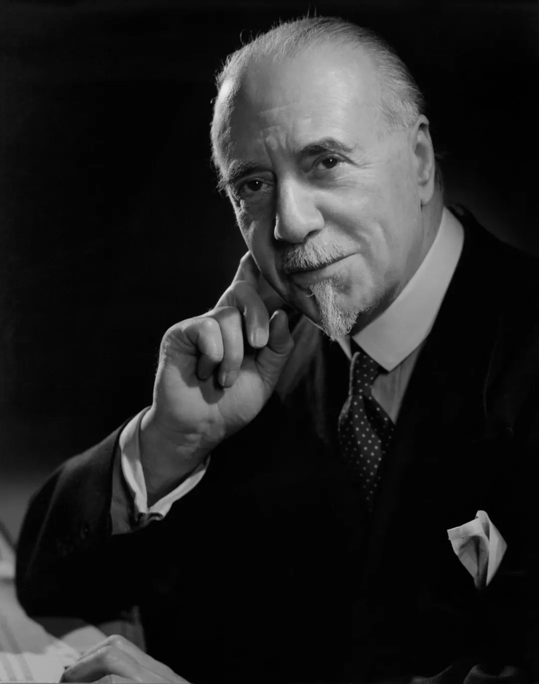 “摄影界伦勃朗”，拍下无数伟大的时代面孔，每一张都充满了故事