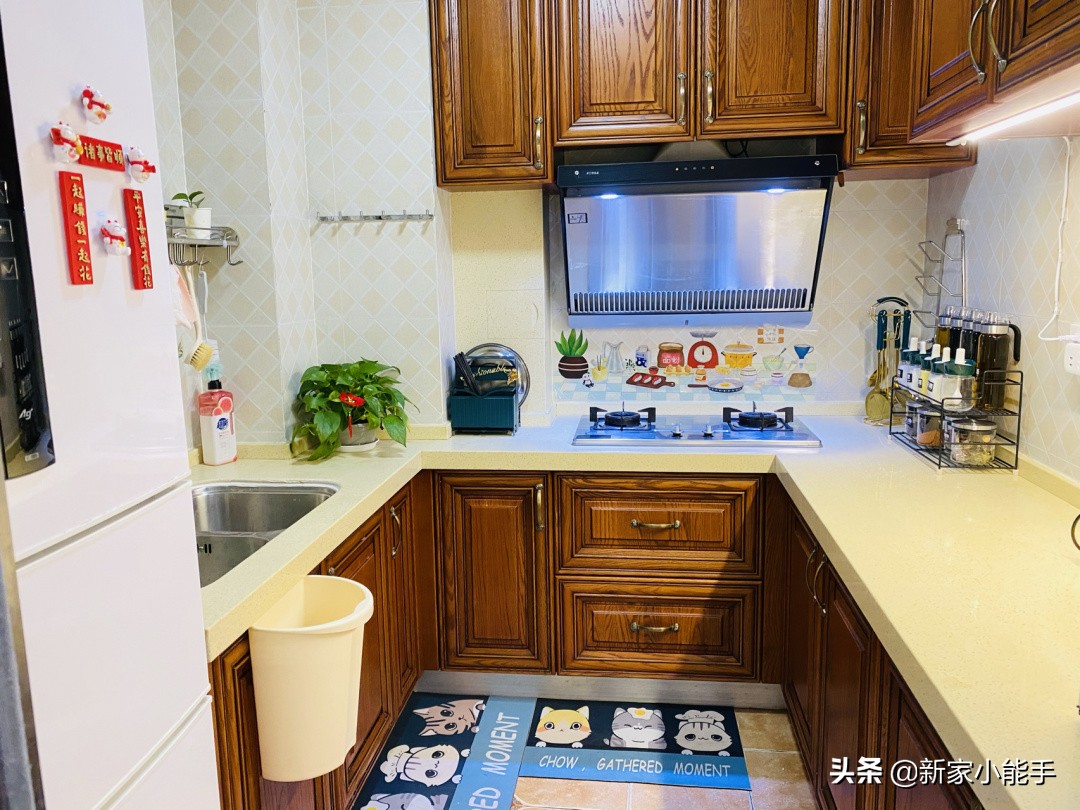 >三口之家裝修美式風格，全屋輕裝修重裝飾，每個空間都充滿煙火氣三口之家裝潢美式風格，全屋輕裝潢重裝飾，每個空間都充滿煙火氣