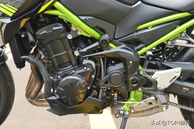 不只是性价比高 准公升级四缸街车 川崎Z900简单试驾