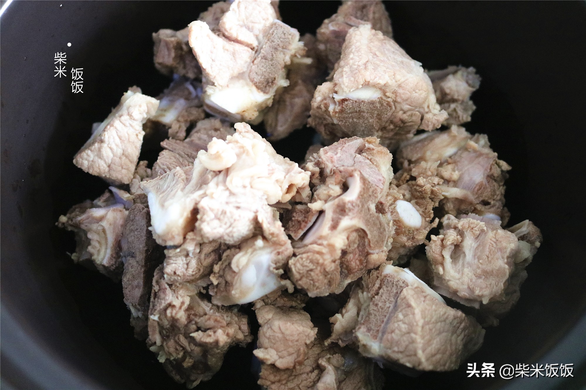 排骨炖汤，和这两种食材是绝配，家常味道，只放盐就很好喝