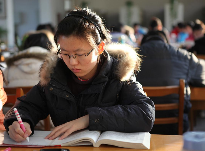 考生被北京大学录取，家长发朋友圈报喜，等来的不是祝贺而是心寒