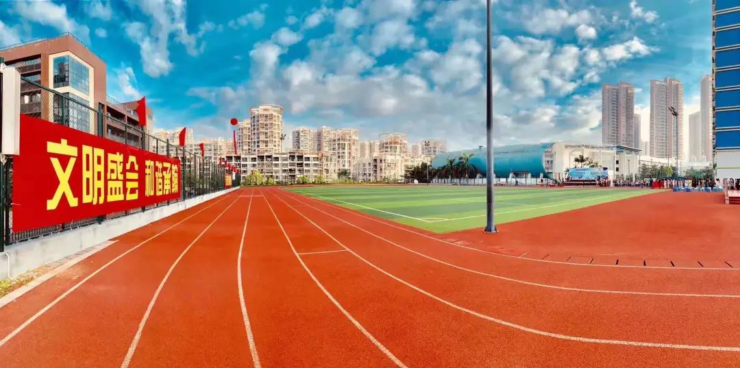 投资10亿，坐标布吉，这是一所被低估的宝藏学校