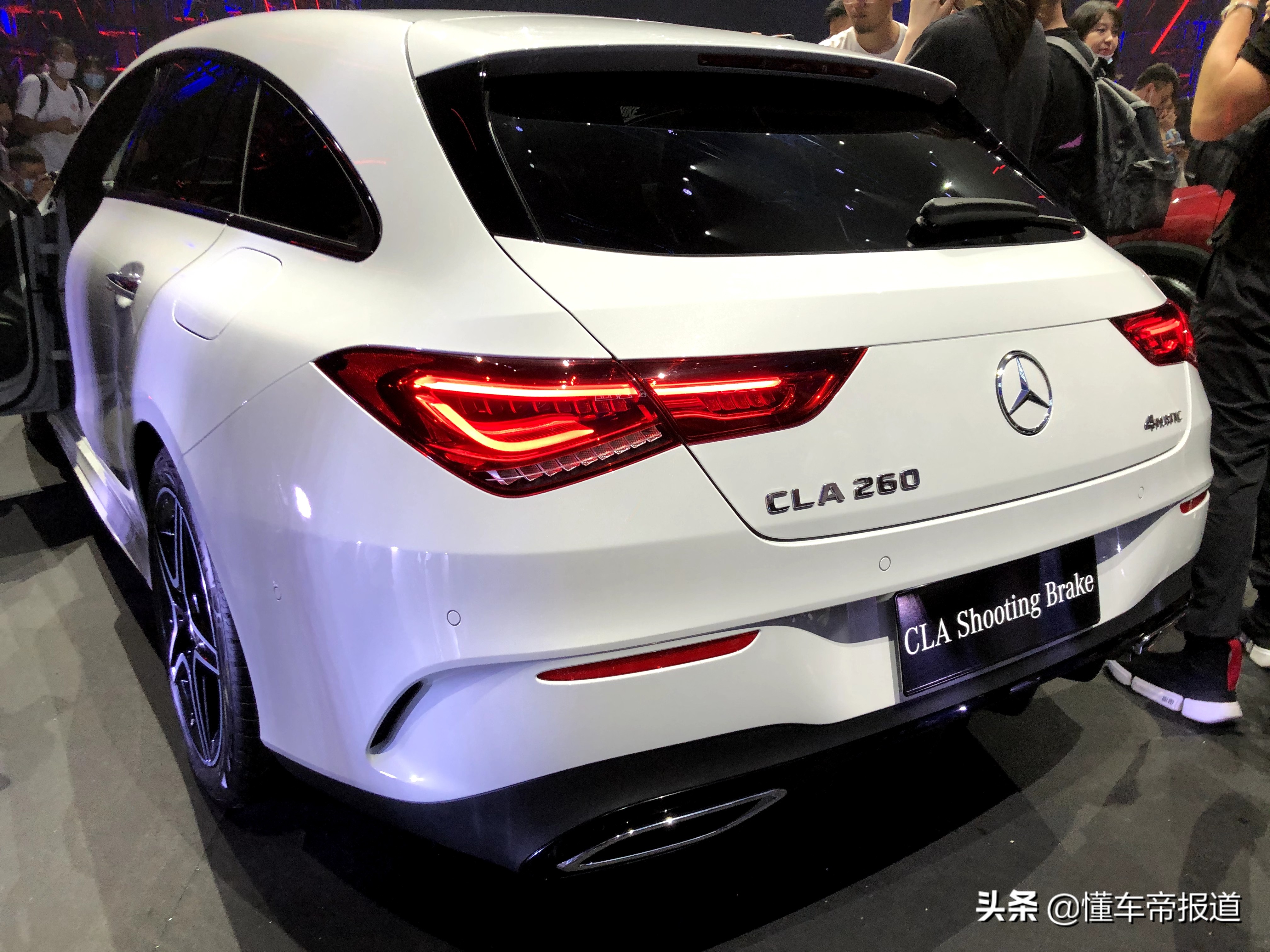 新车 | 奔驰全新CLA四门轿跑车/五门猎跑车上市 售29.98万元起