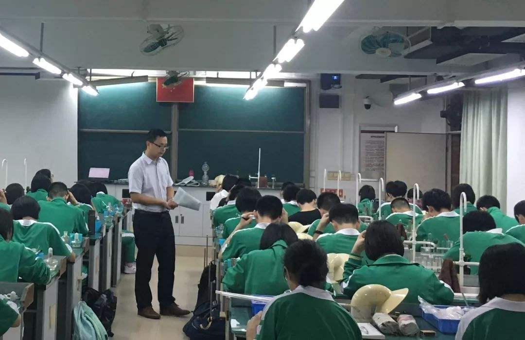 师范类院校“最受追捧”的4个专业，工作前景好，学生抢着报考