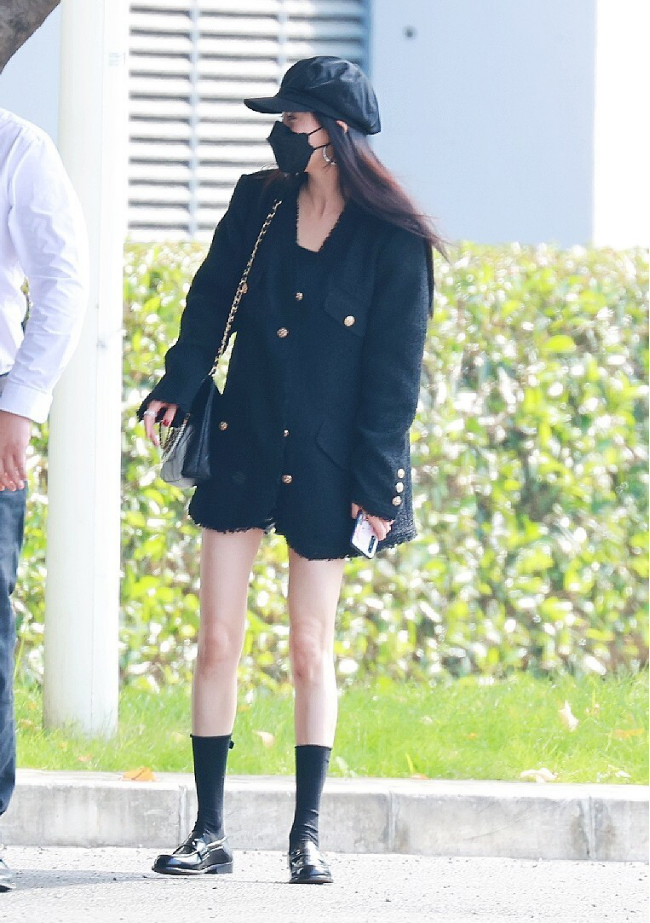 长筒袜搭配的服装